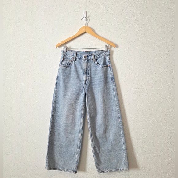 Denim Forum Light Wash Relaxed Wide Leg Jeans 24 - Picture 2 of 7